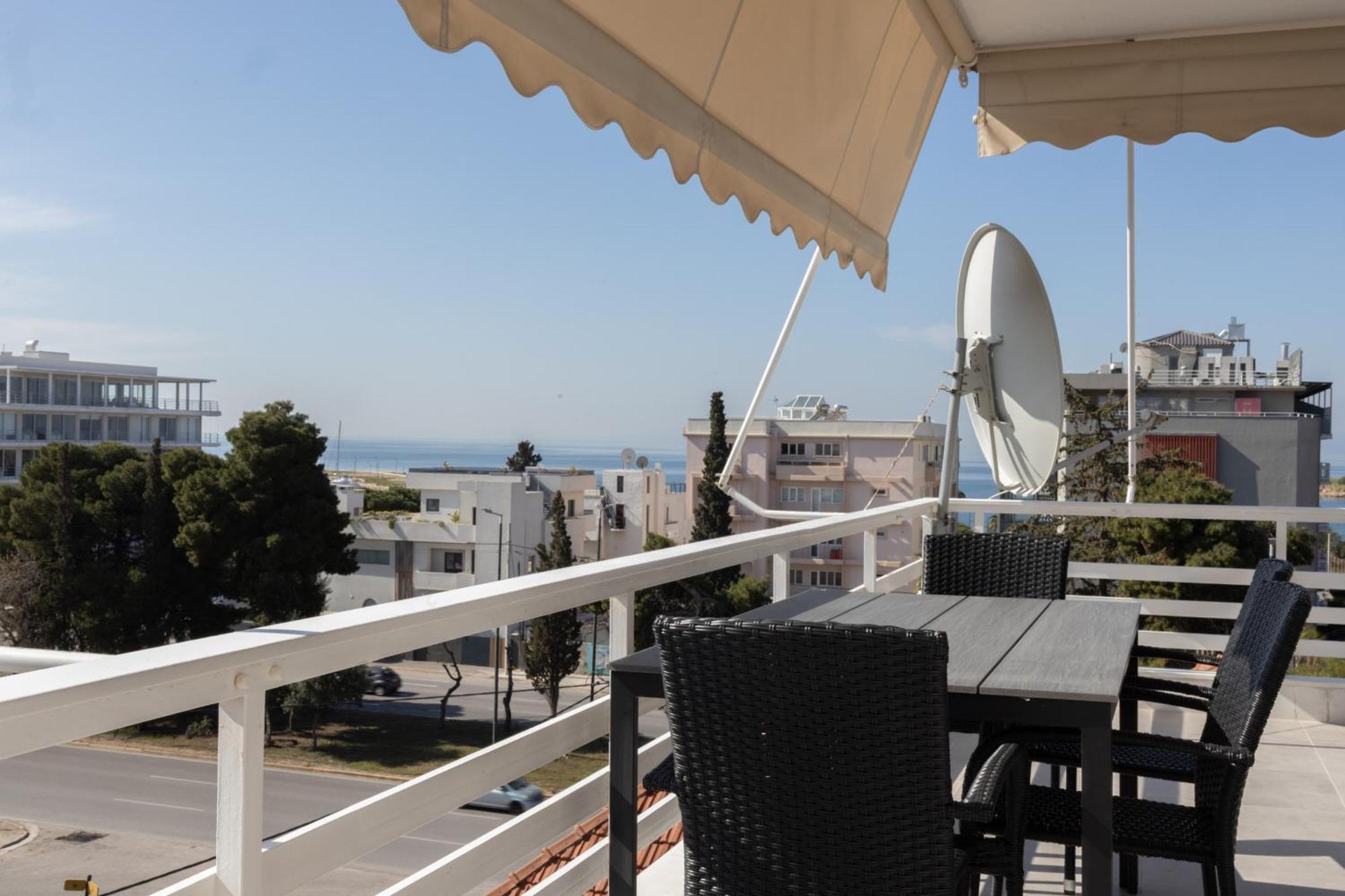 Luxurious 3-Bedroom Seaside Retreat Fully Renovated In 2025 Athènes Extérieur photo