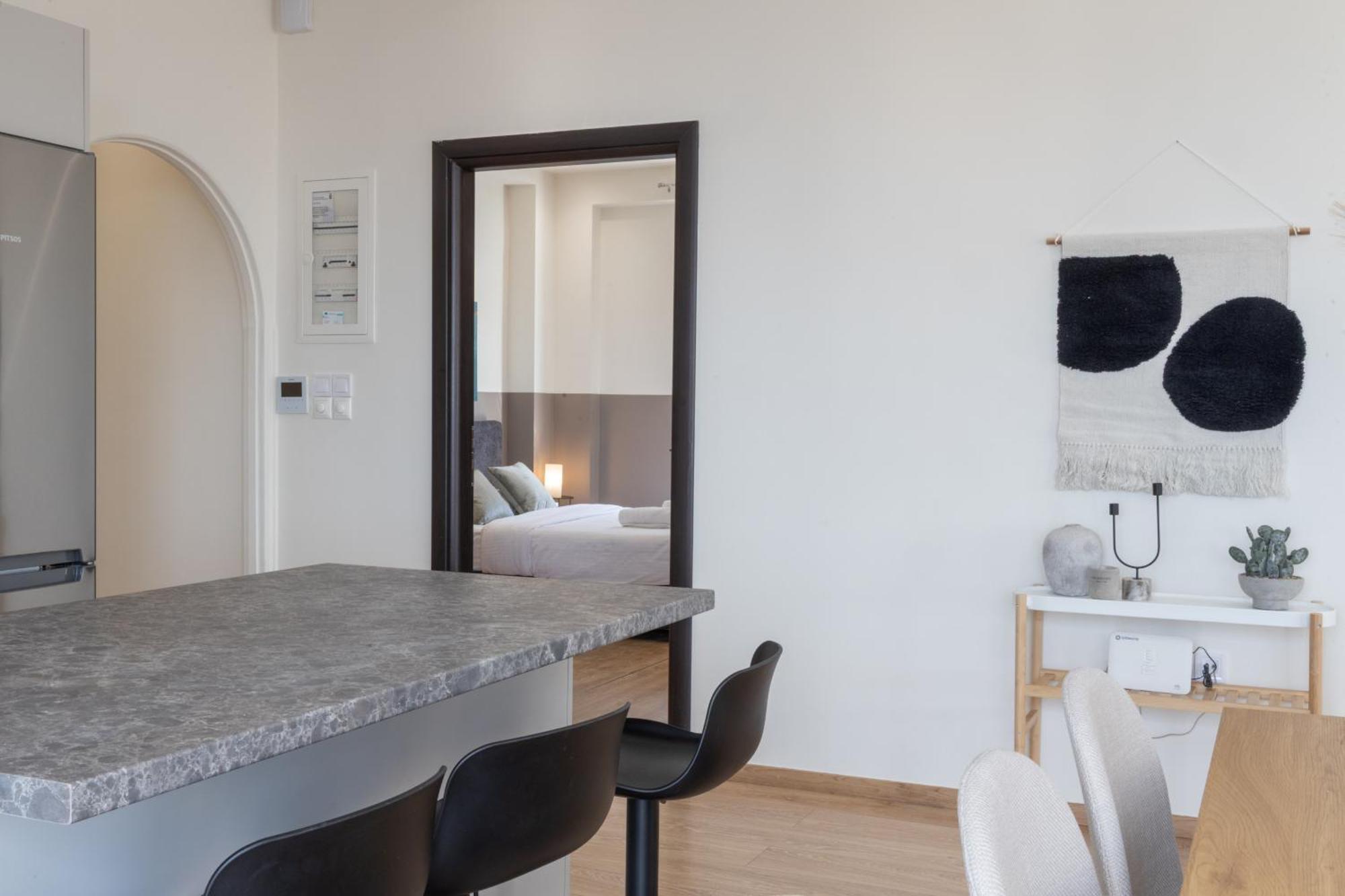 Luxurious 3-Bedroom Seaside Retreat Fully Renovated In 2025 Athènes Extérieur photo