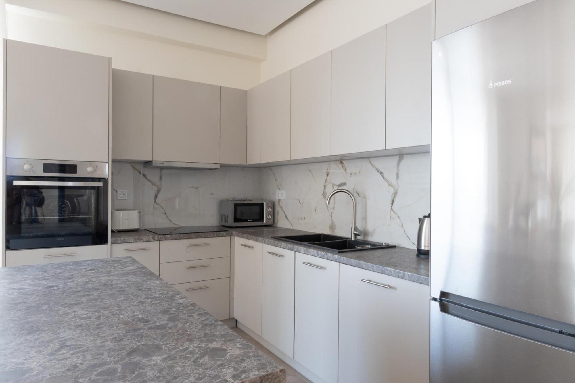 Luxurious 3-Bedroom Seaside Retreat Fully Renovated In 2025 Athènes Extérieur photo