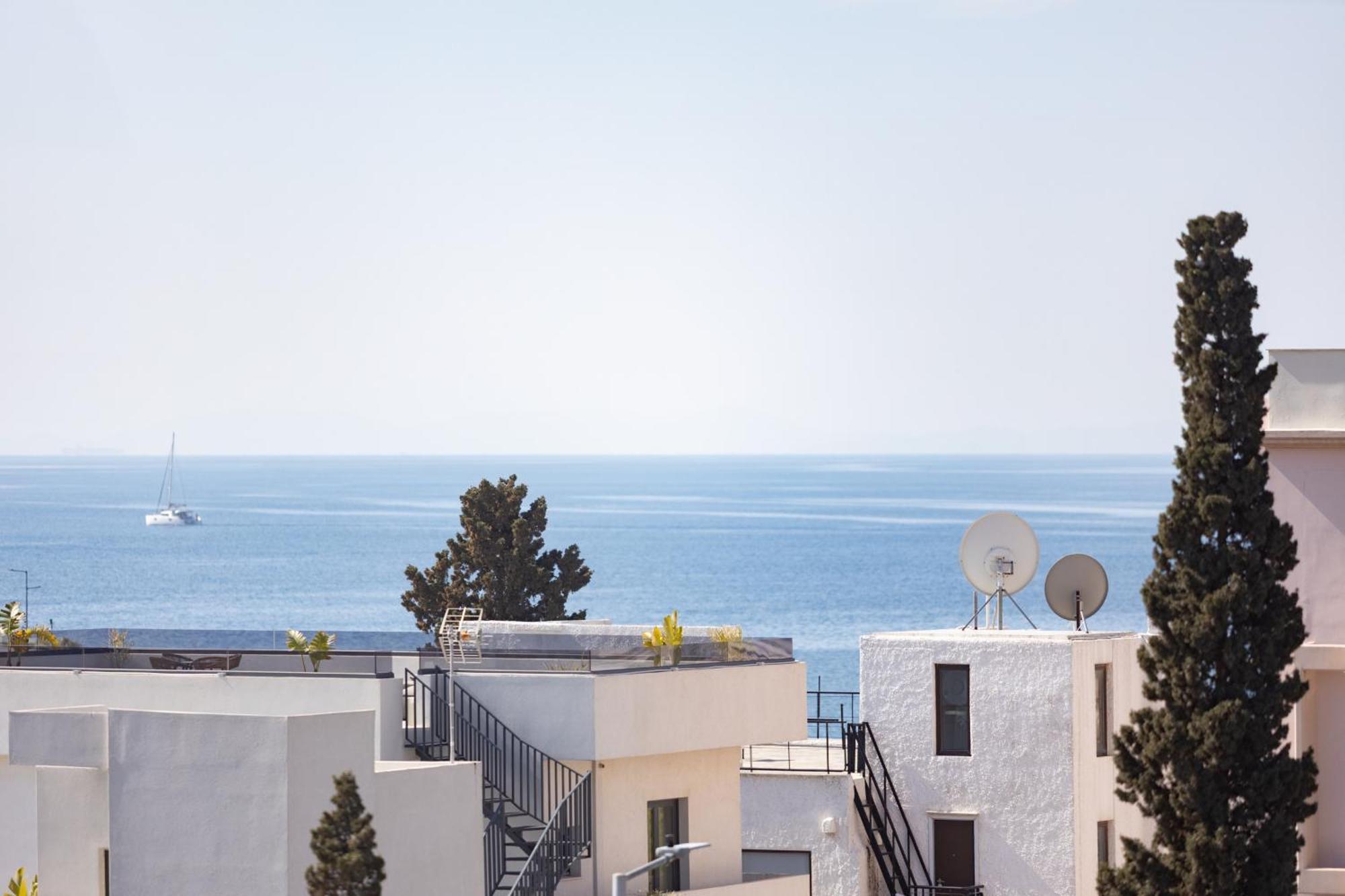 Luxurious 3-Bedroom Seaside Retreat Fully Renovated In 2025 Athènes Extérieur photo